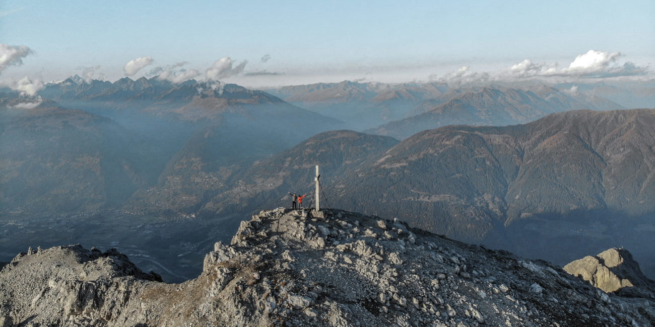 Am Gipfel des Hochstadels an einem herbstlichen Nachmittag.