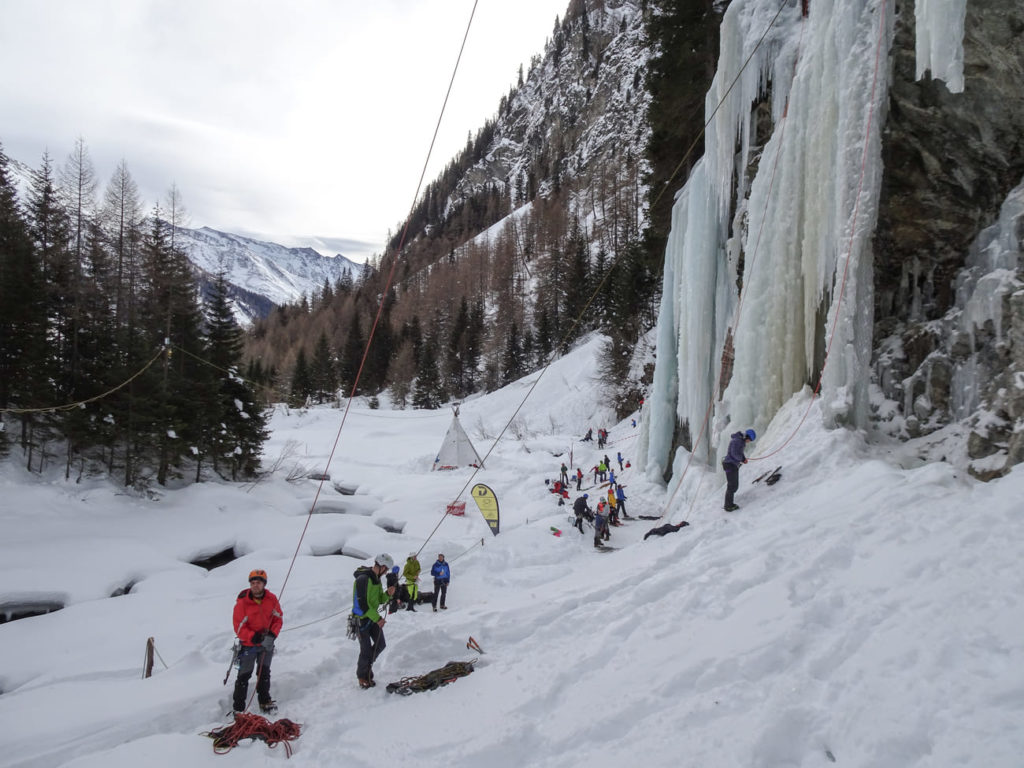 Eislettern im Eispark Osttirol - perfekt für das erste Mal!