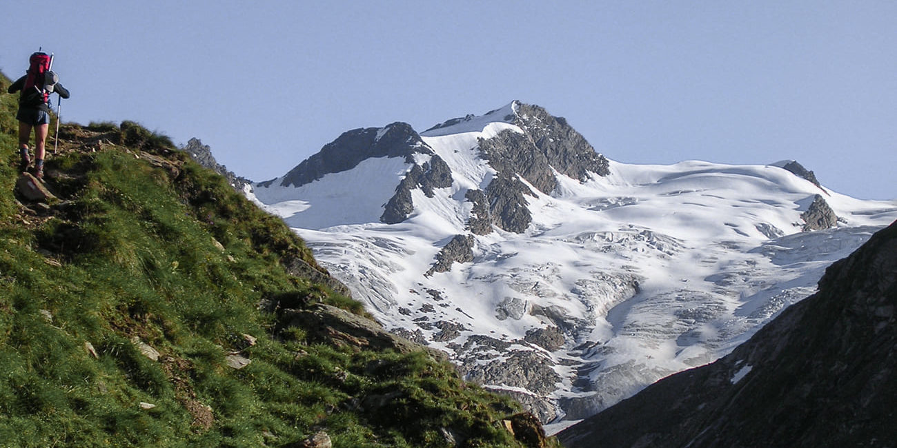 Zustieg auf das Philipp-Reuter Biwak, im Angesicht der Dreiherrnspitze.
