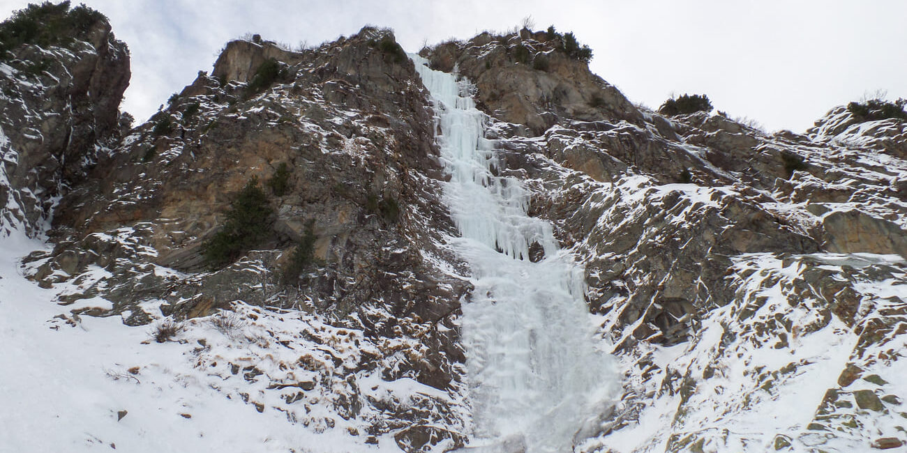 Der "Amertaler Eisfall", WI4+, ein Klassiker der Hohen Tauern.