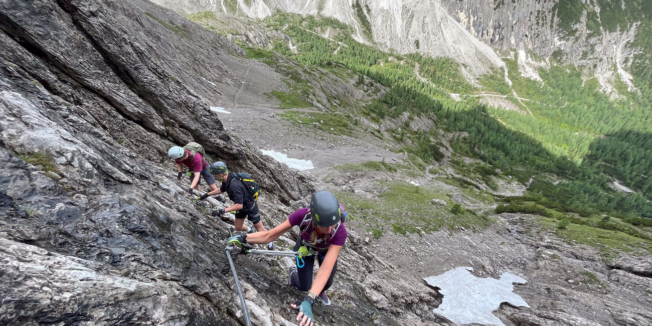 Lerne das Klettersteiggehen in der atemberaubenden Umgebung der Lienzer Dolomiten!