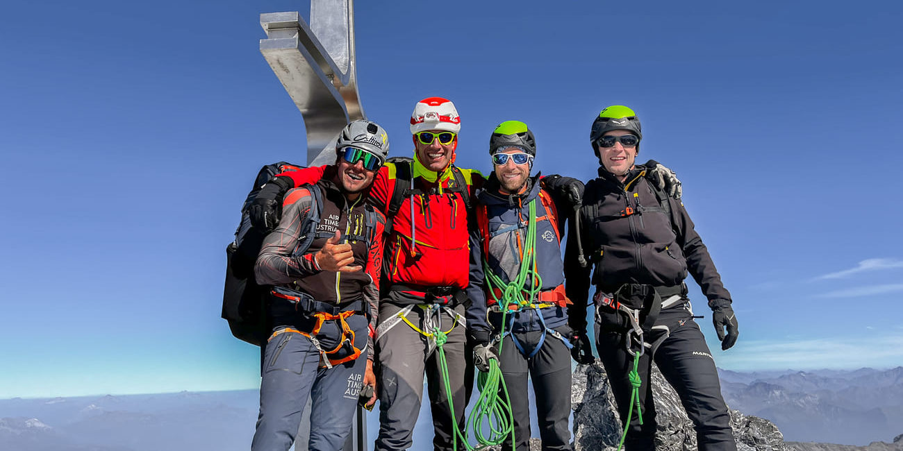 Am Gipfel des Ortler angelangt, jetzt kommt der Tandemflug ins Tal.