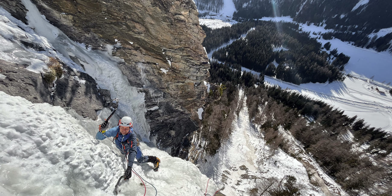 Sonne am Ausstieg des "Tauerfalls" in Kals am Großglockner, WI6