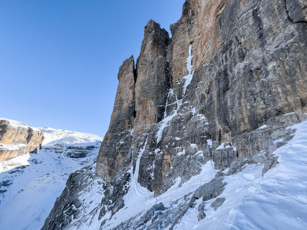 Die "Via Snowboard" und die "Avatar" sind zwei alpine Eiskletterlinien, die bereits früh im Jahr möglich sein können.