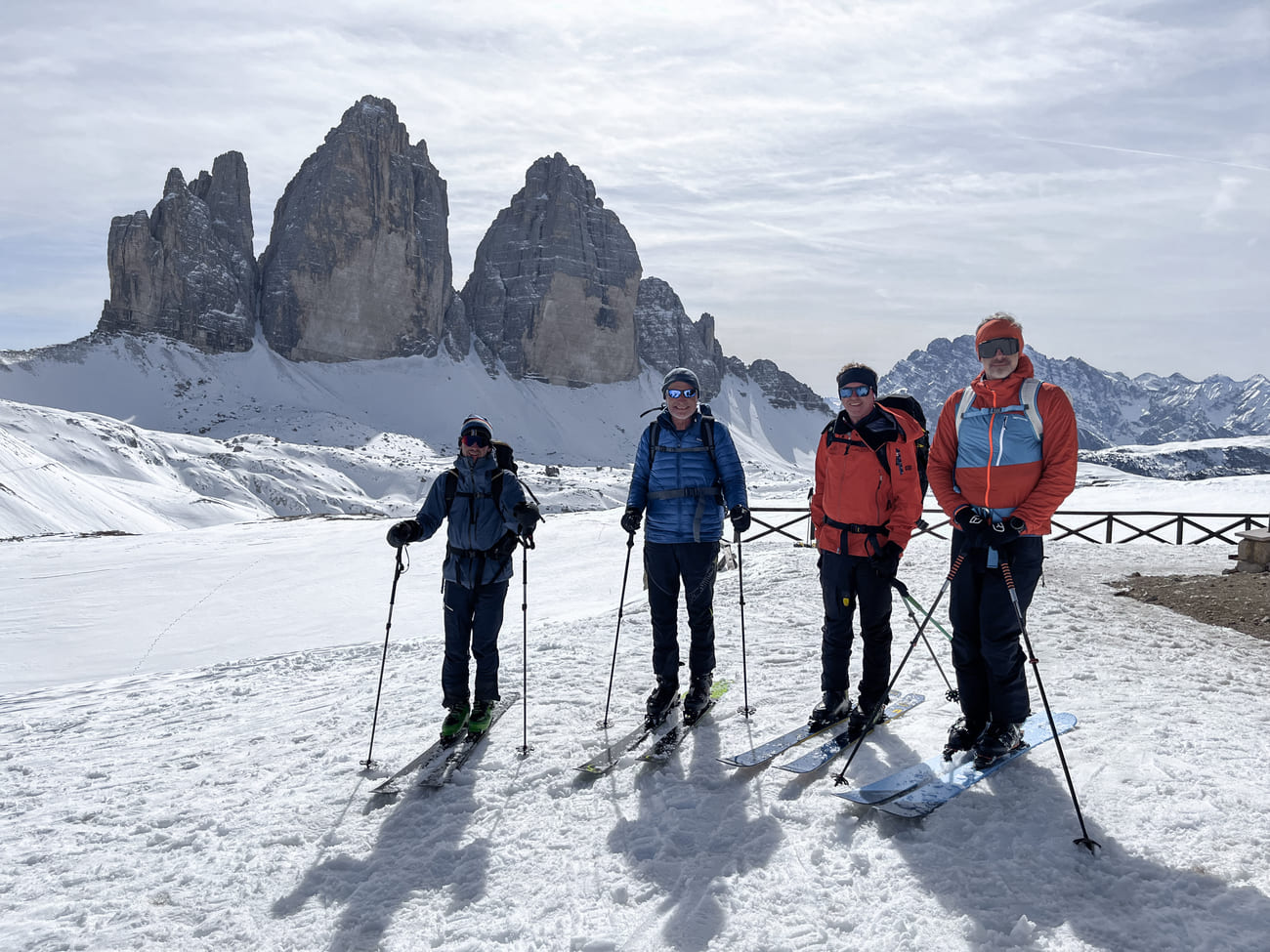 Die Drei Zinnen sind sicherlich das Wahrzeichen der Dolomiten. Hier an der Dreizinnenhütte.