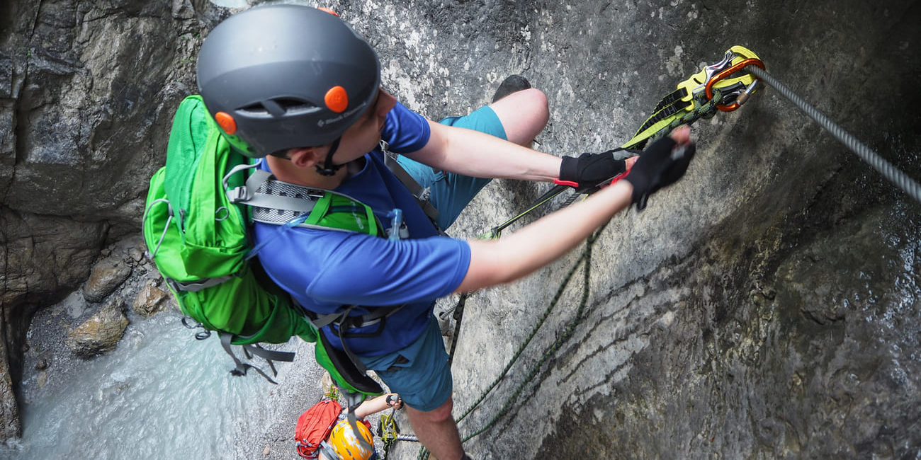 Nachsichern im Klettersteig Galitzenklamm.