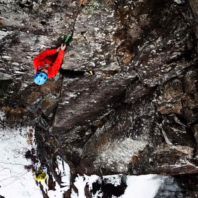 Steile und meist selbst abzusichernde Mixed- und Drytoolingkletterei in El Nino am Felbertauern