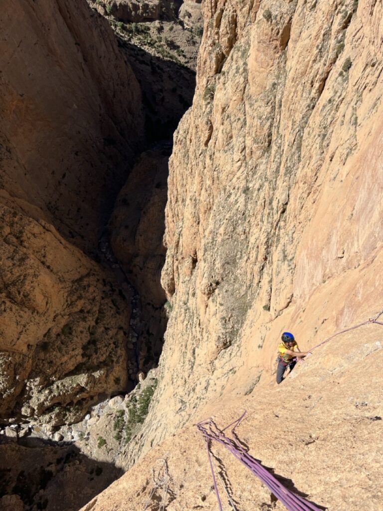 Unterwegs am genialen Fels der “Axe du mal”