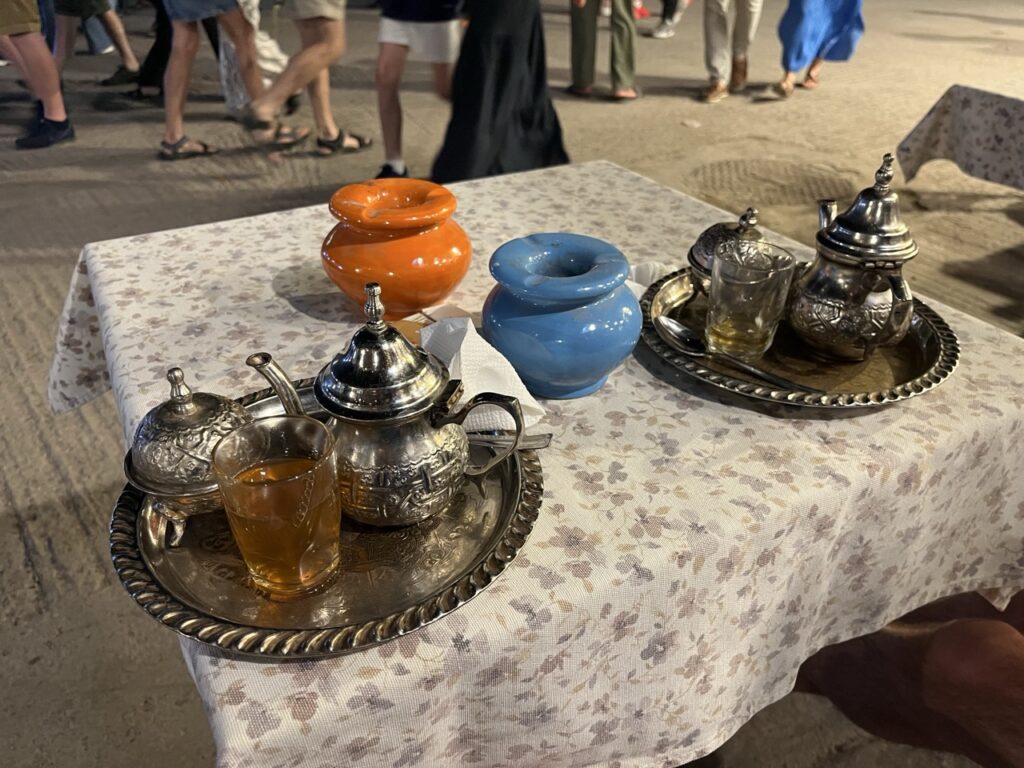 Noch ein Grüntee zum Abschluss in Marrakech