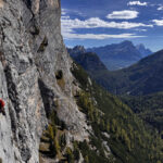 Kurz vor dem langen Quergang, Sorapis und Antelao im Hintergrund - Super Ponzio, Spalti di Col Becchei.